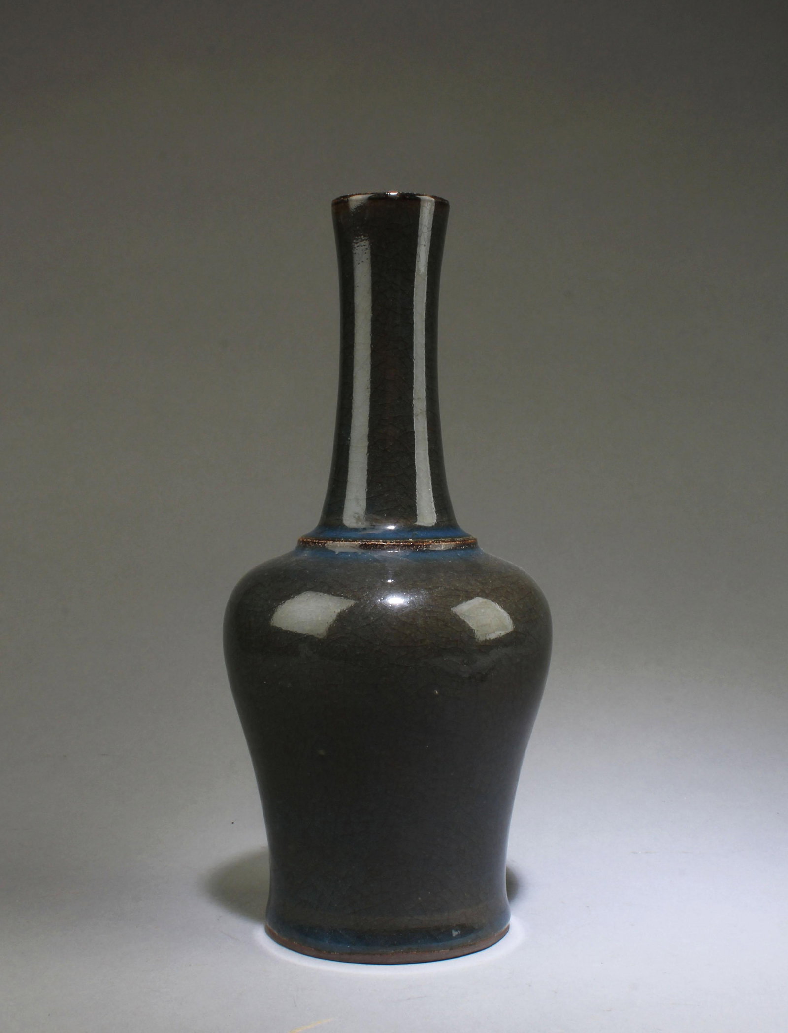 Chinese Porcelain Vase (1 of 4)