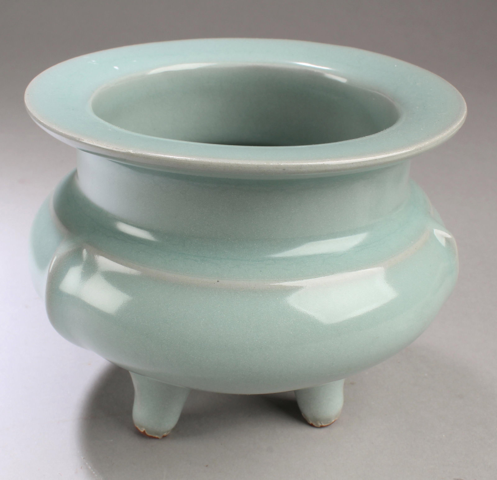 Chinese Porcelain Tripod Censer: Chinese Porcelain Tripod Censer. Diameter: 4.75"