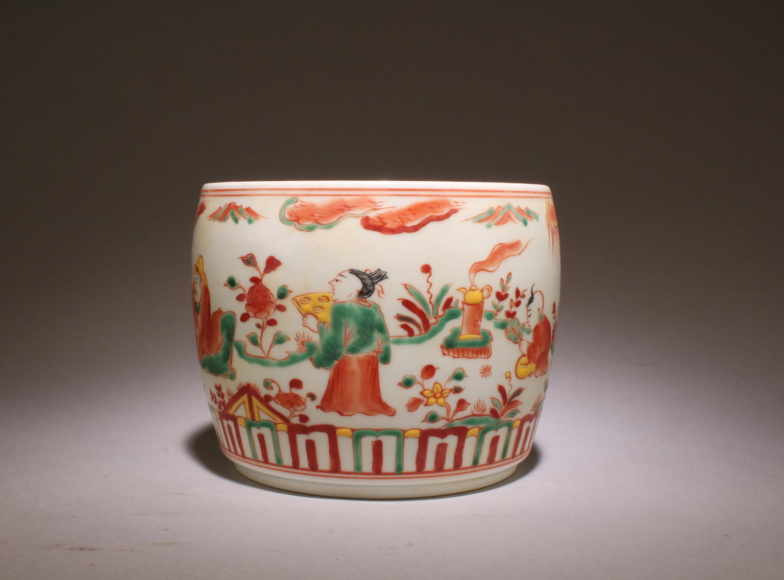 A Porcelain Cricket Container (1 of 7)