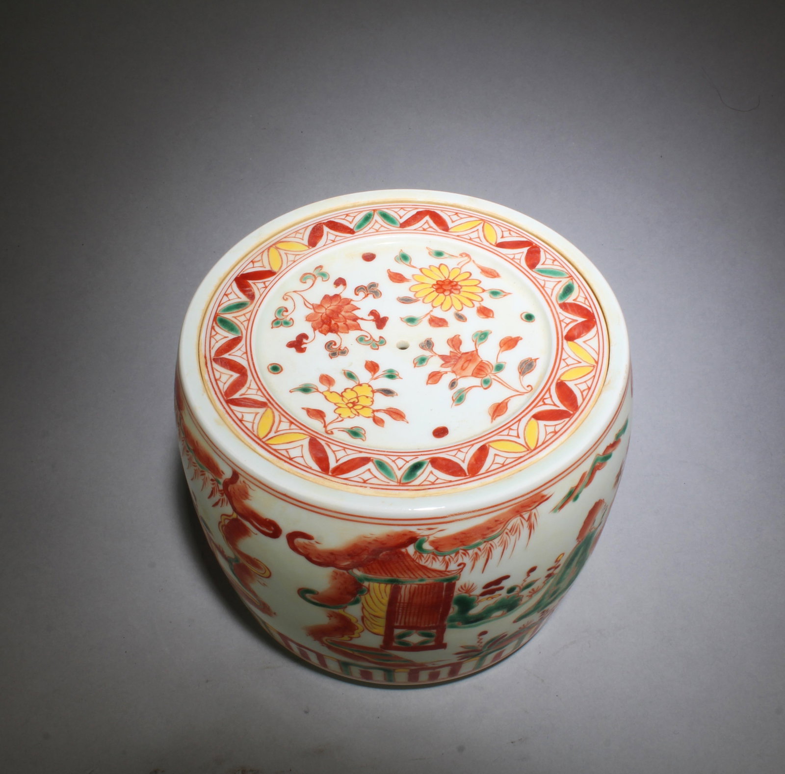 A Porcelain Cricket Container - 5