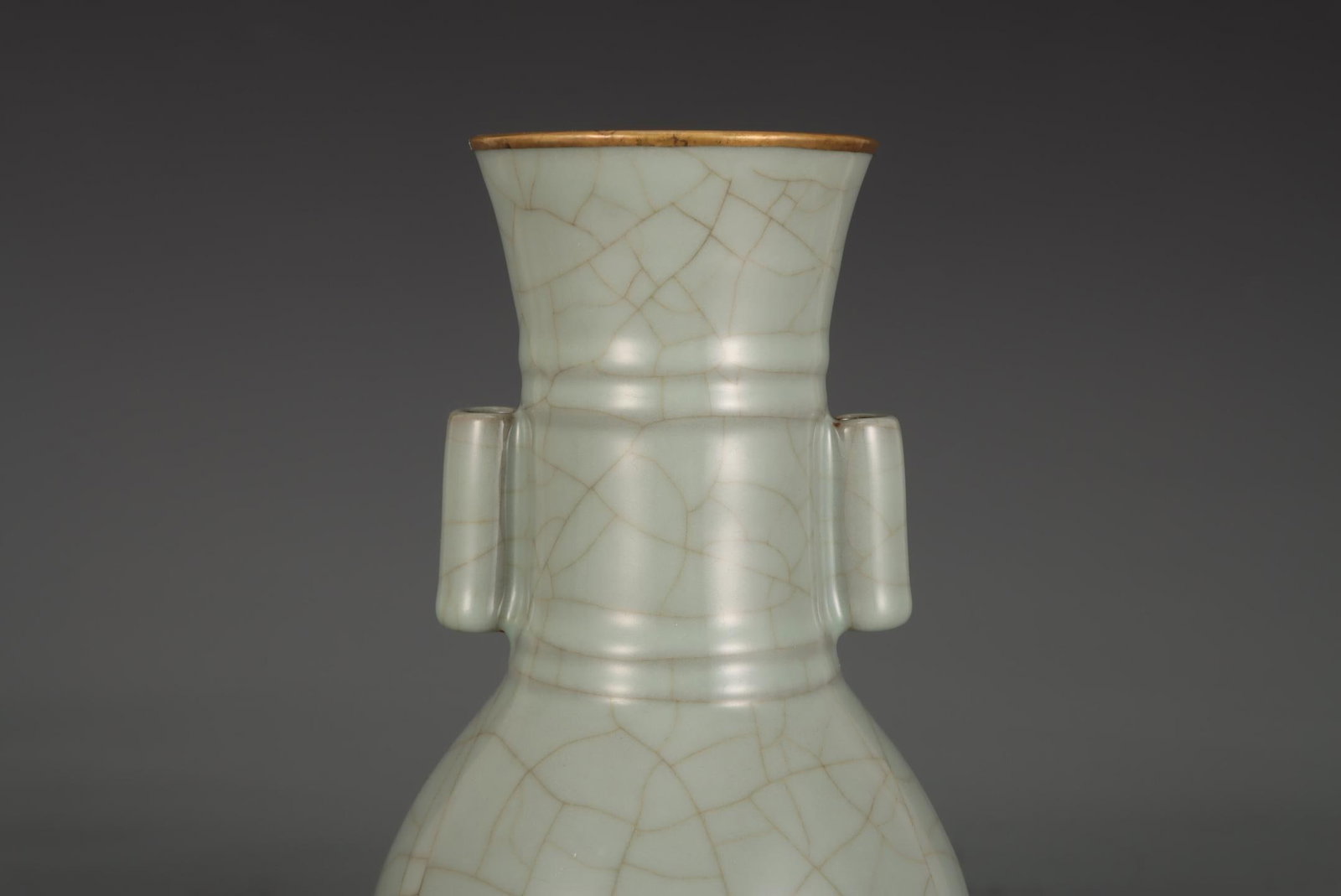 A Guan Ware Celadon Vase - 3