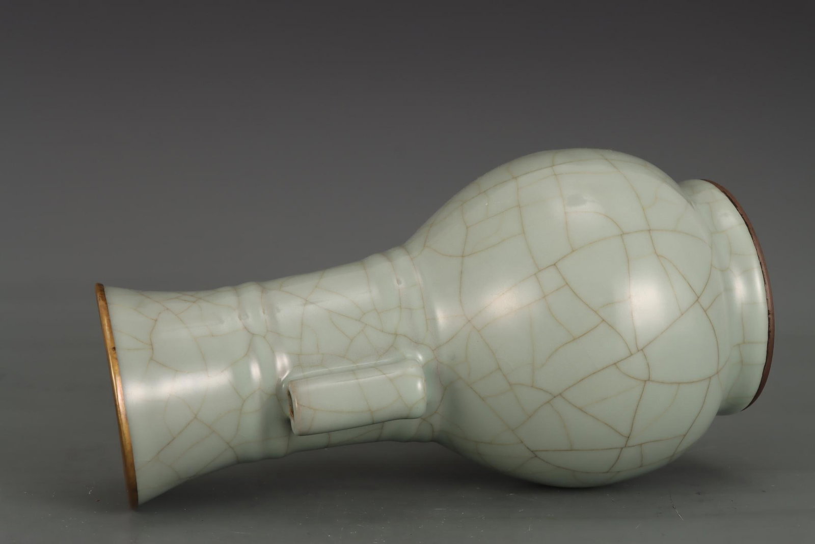 A Guan Ware Celadon Vase - 6