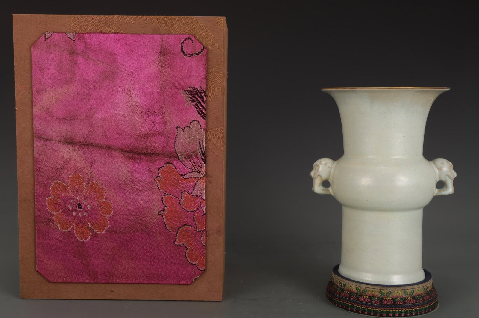 A Ru Ware Celadon Vase - 2