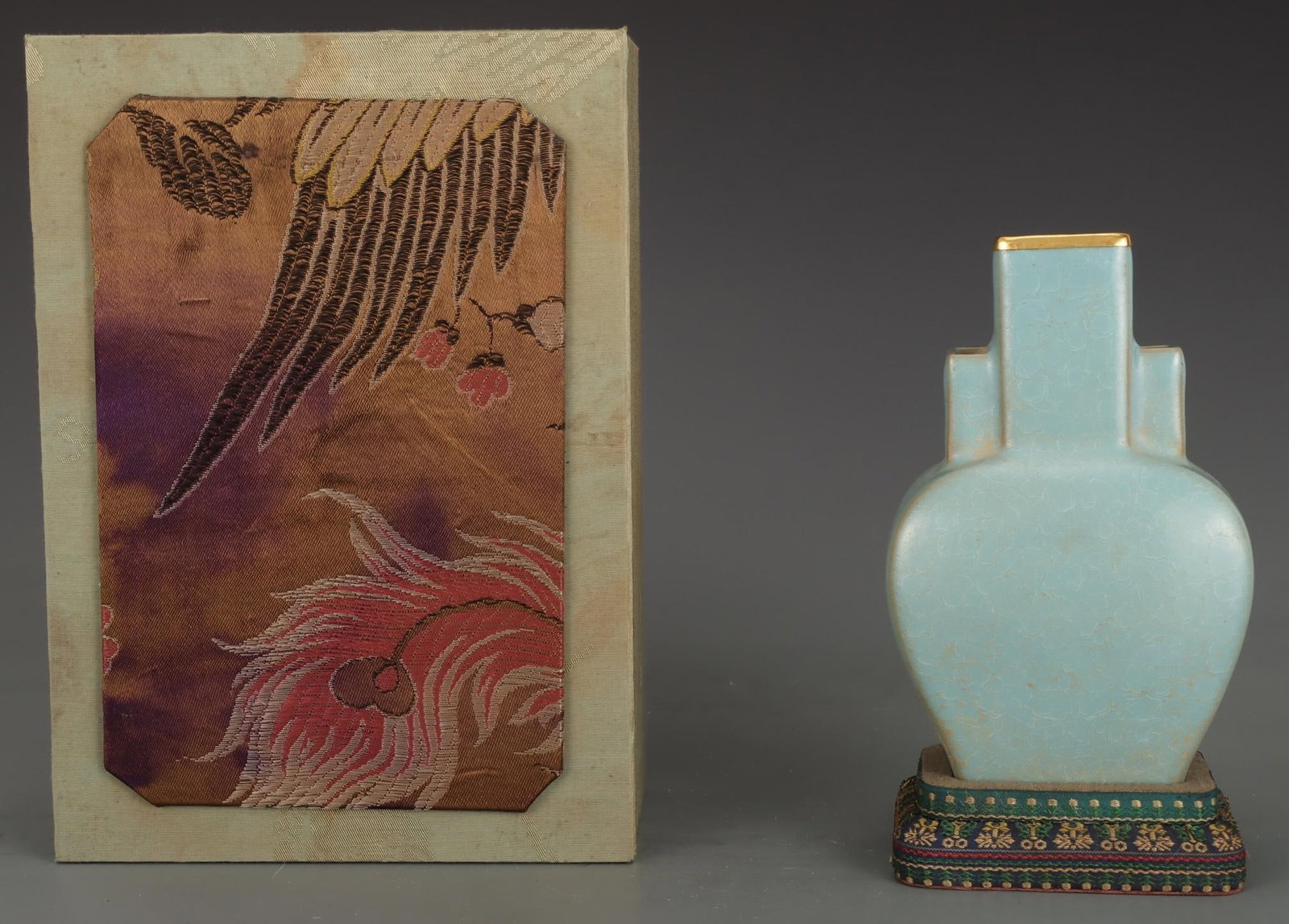 A Ru Ware Celadon Vase - 2