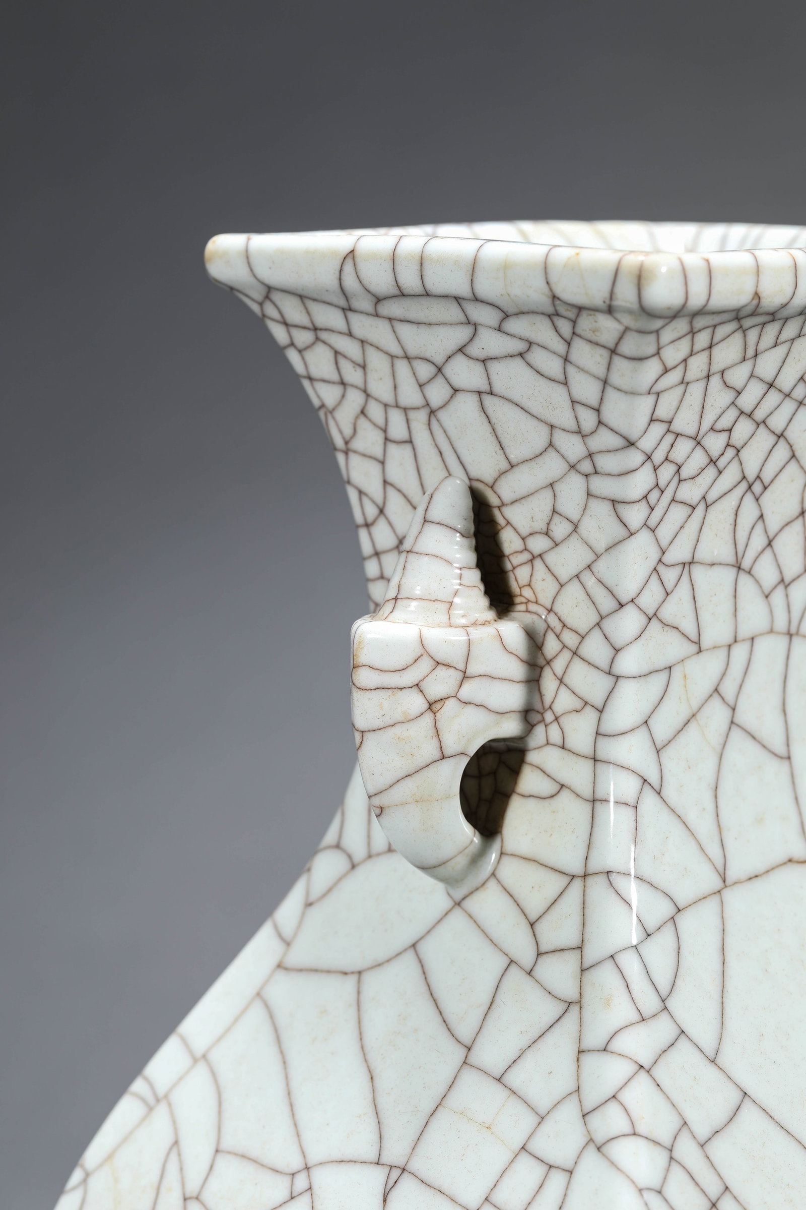 A Guan-Type 'Two-Handled Square' Vase - 3