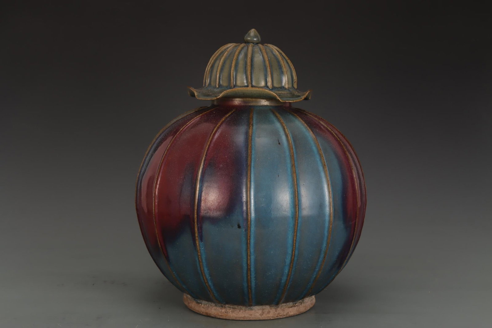 A Jun Ware Covered Jar - 5