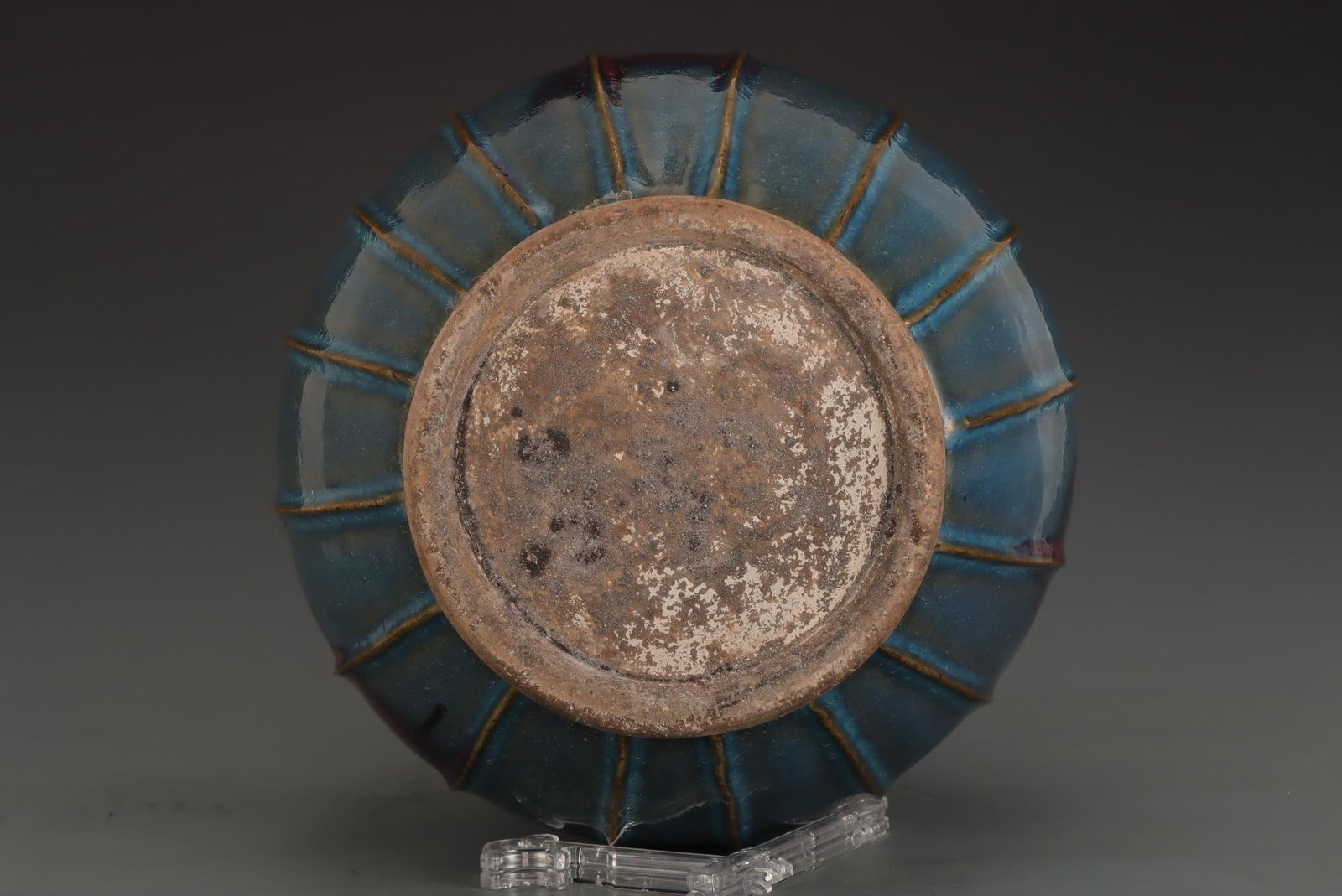 A Jun Ware Covered Jar - 9