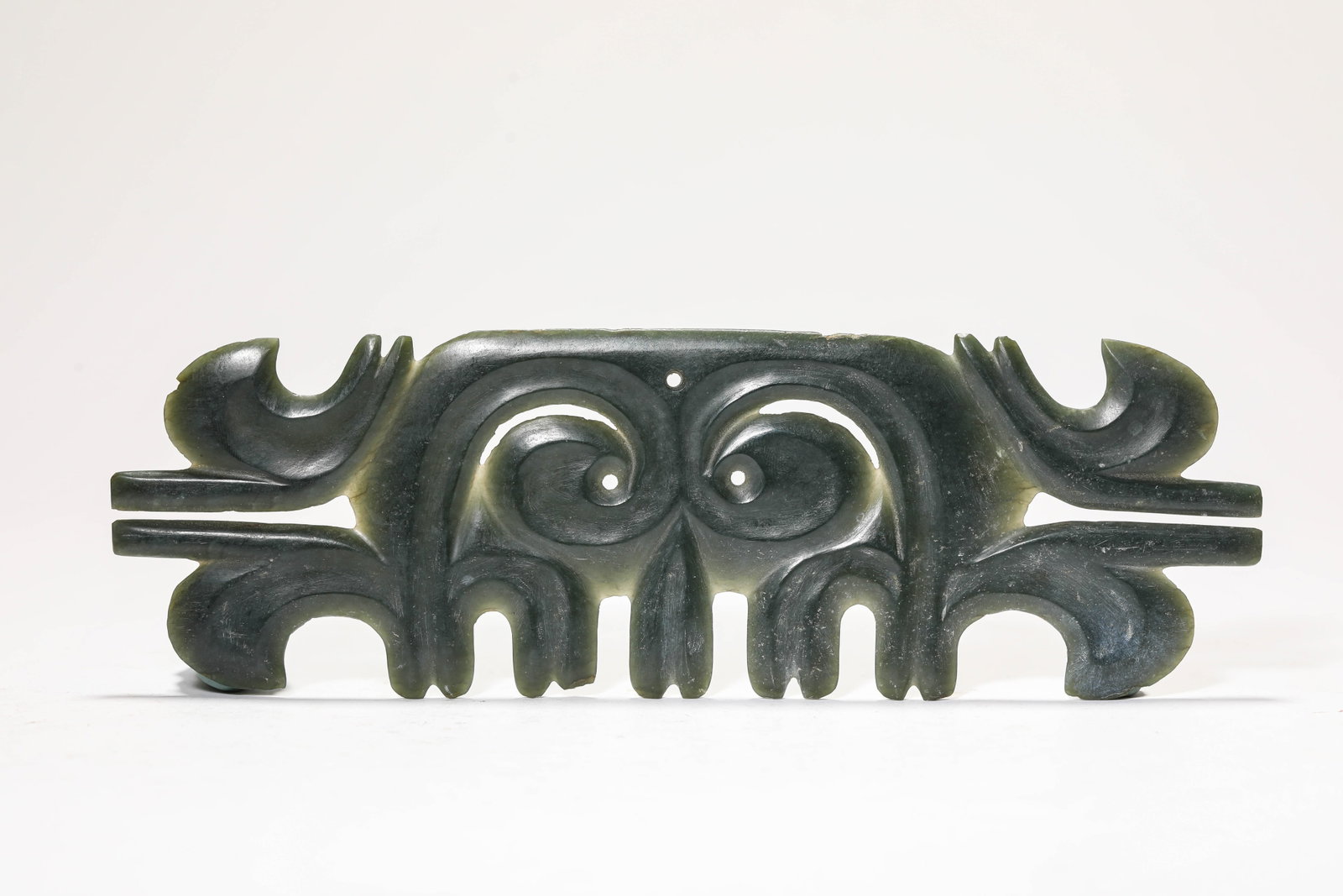 A Jade 'Cloud and Hook' Pendant - 2