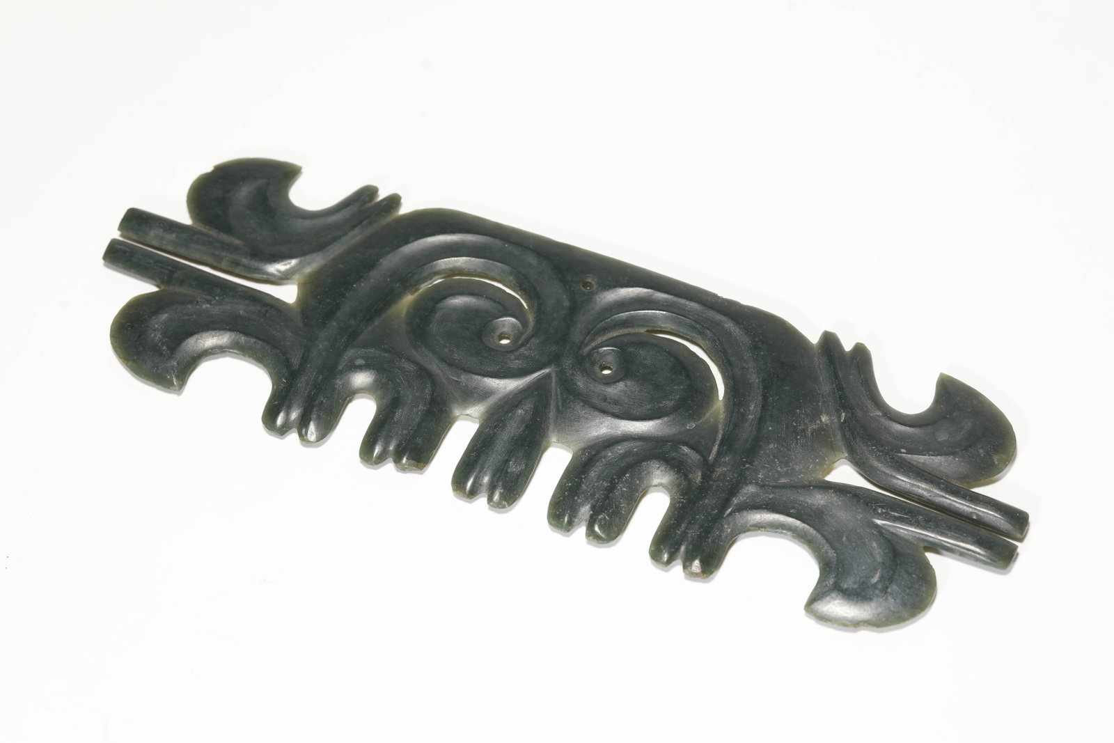 A Jade 'Cloud and Hook' Pendant - 6