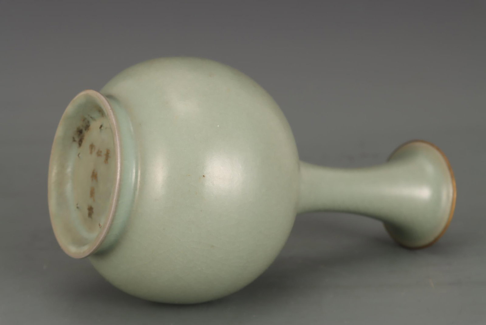 A Ru Ware Celadon Vase - 7