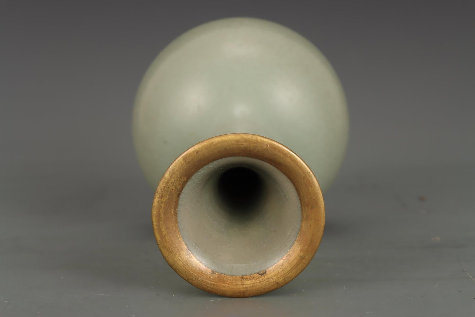 A Ru Ware Celadon Vase - 8