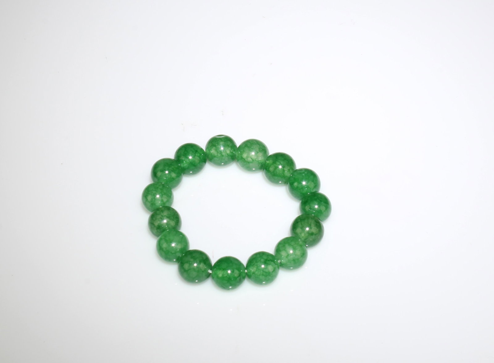 Chinese Jade Bracelet: Chinese Jade Bracelet, 15 beads. Diameter: 0.5" (bead)