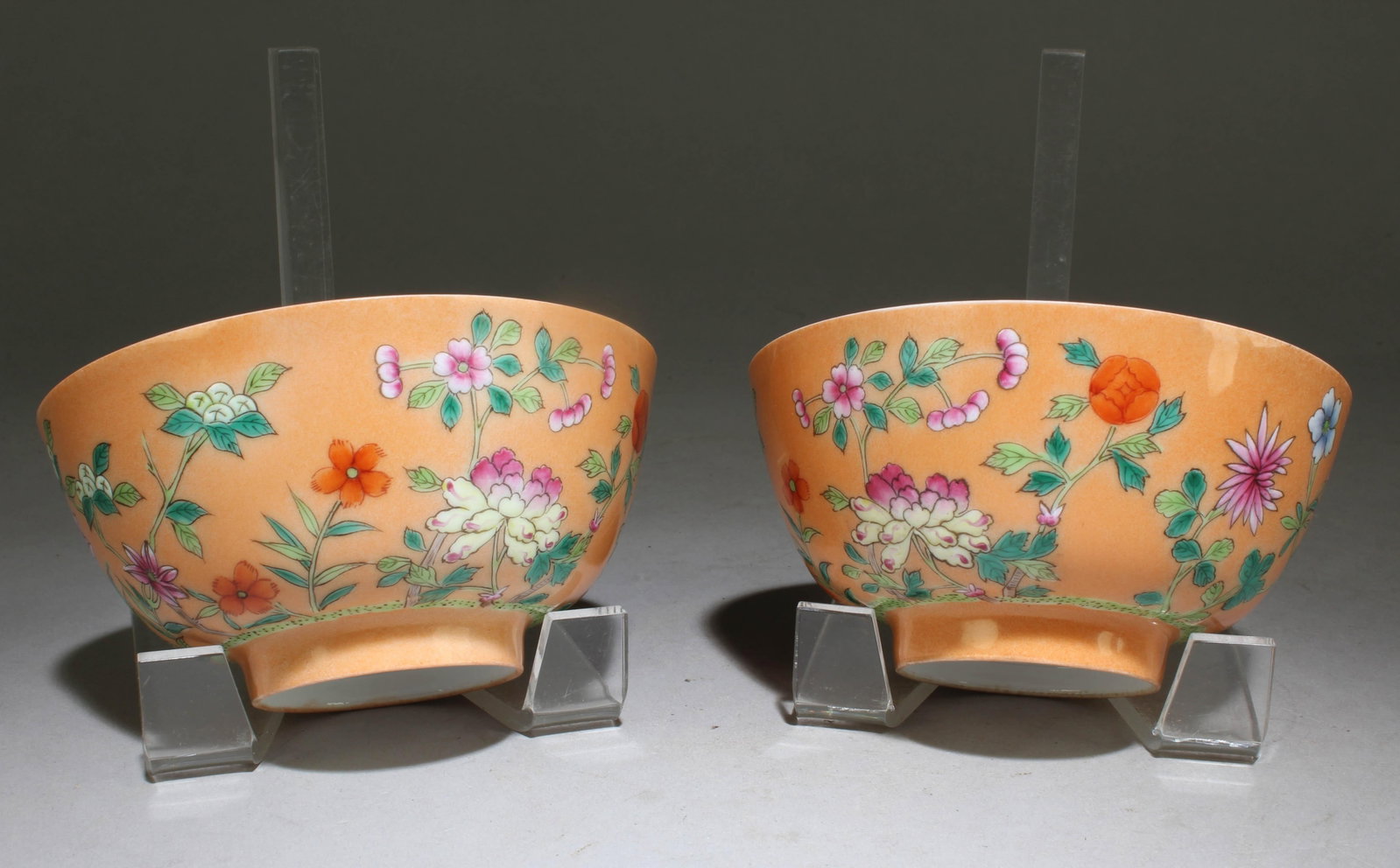 A Set of Two Chinese Fencai Bowl: A Set of Two Chinese Fencai Bowl with a Floral Design. Dimension: 2.4" x 4.75".