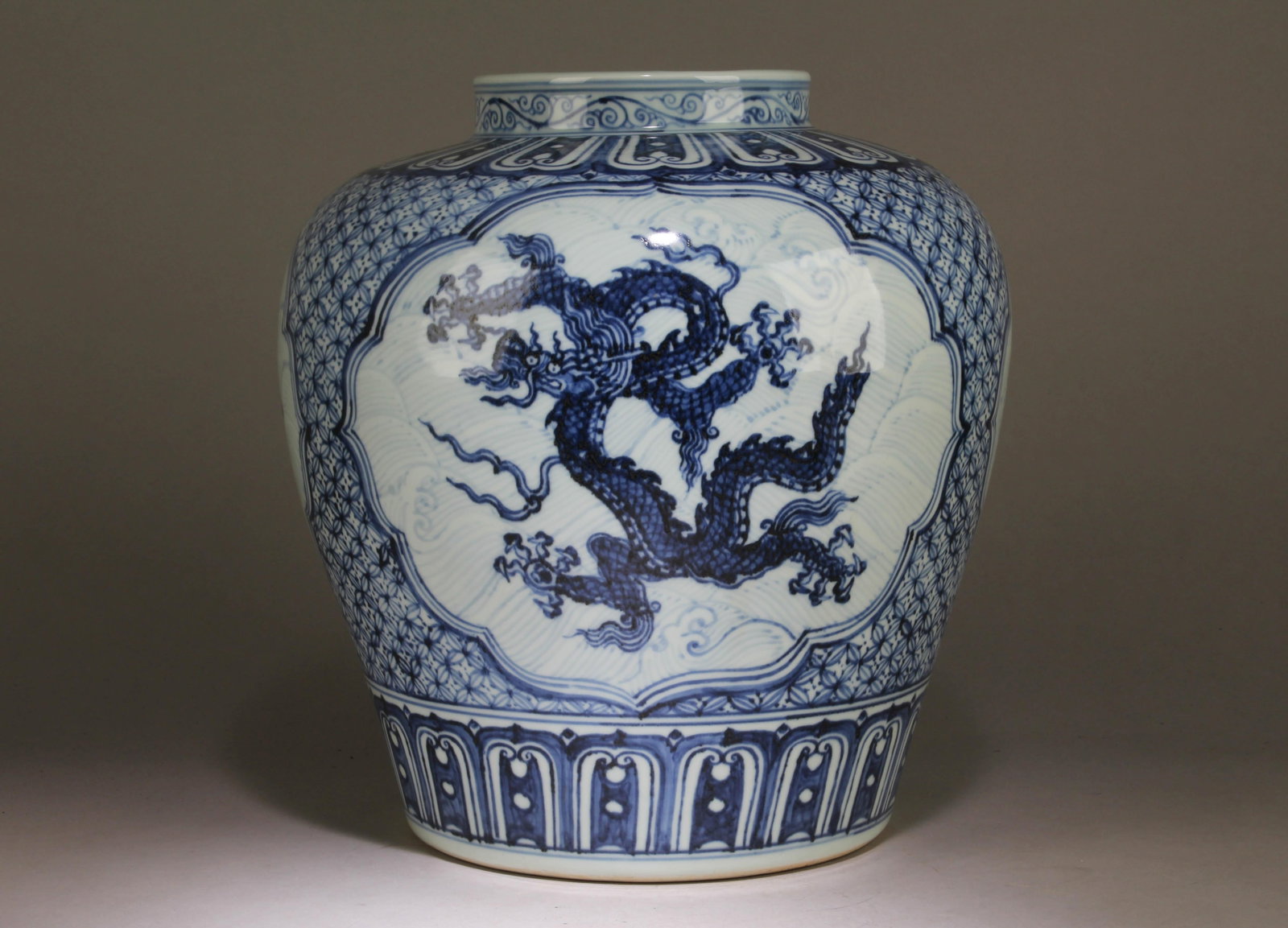 A Blue and White Chinese Vase (1 of 7)