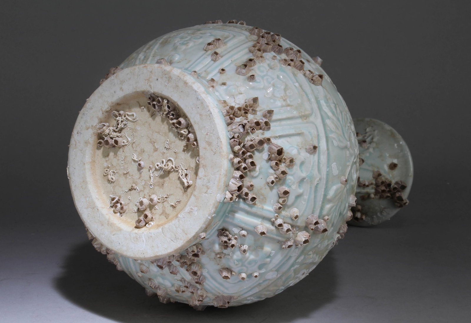 A Chinese Ceramic Vase - 5