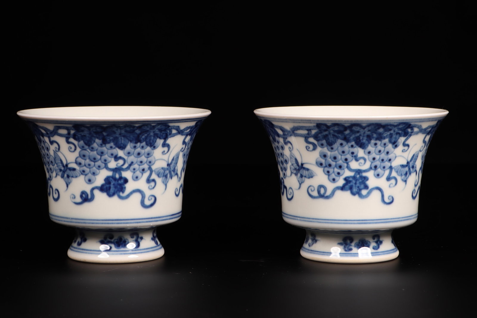 A Pair of Blue and White Cups (1 of 9)