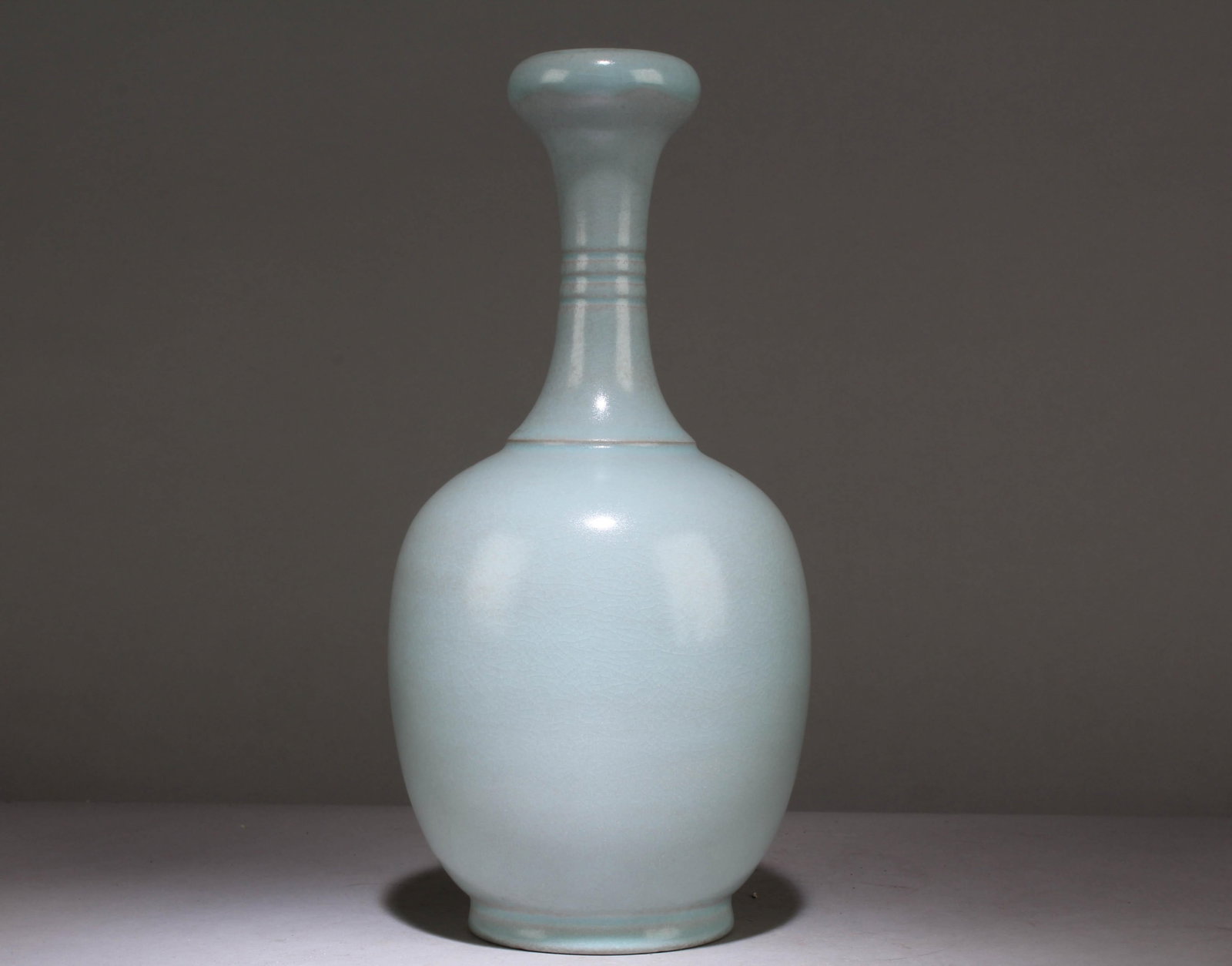 A Chinese RuYao Vase: A Chinese RuYao Vase . Dimension: 10.75" x 5.10".