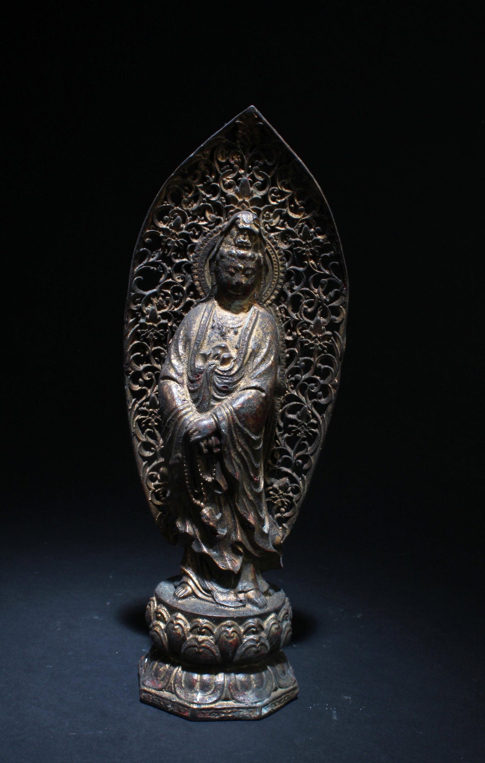 A Chinese Bronze Guanyin Statue (1 of 6)