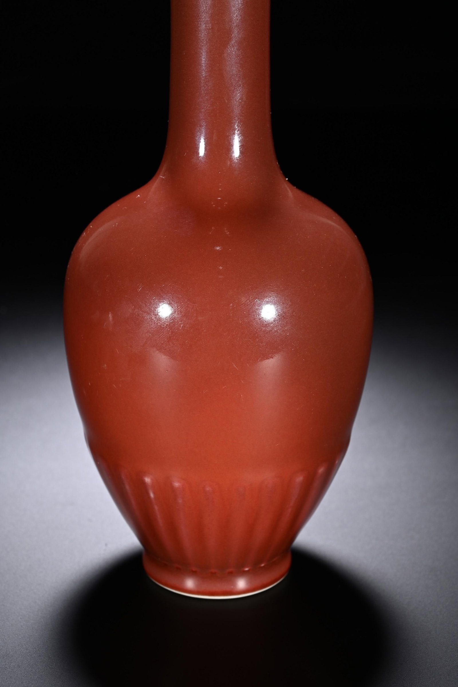 Peachbloom Presentation Vase - 3