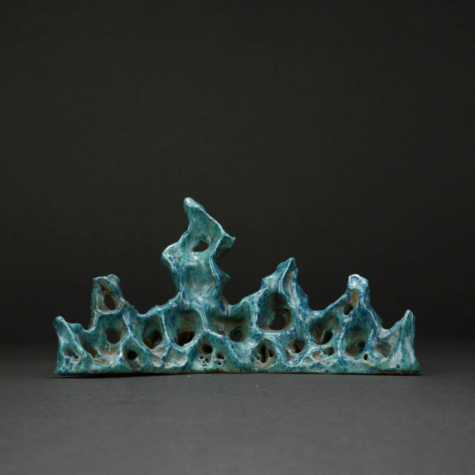 Porcelain brush rack (1 of 8)
