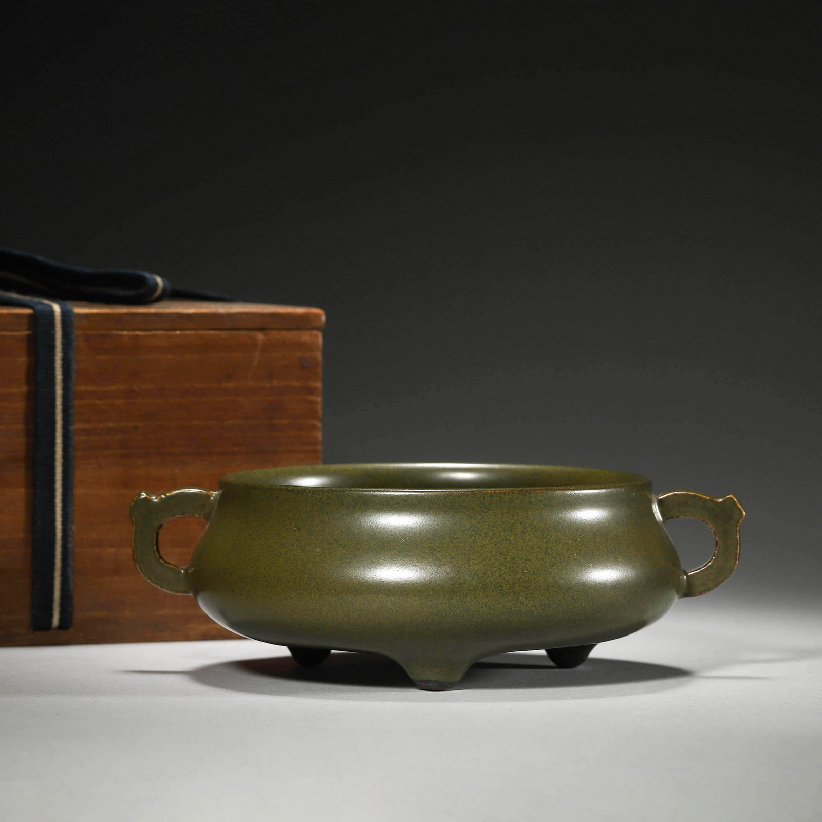 Tea Dust Glaze Double-Eared Censer: Tea Dust Glaze Double-Eared Censer. Length:4.53" Width:5.12" Height:1.97"