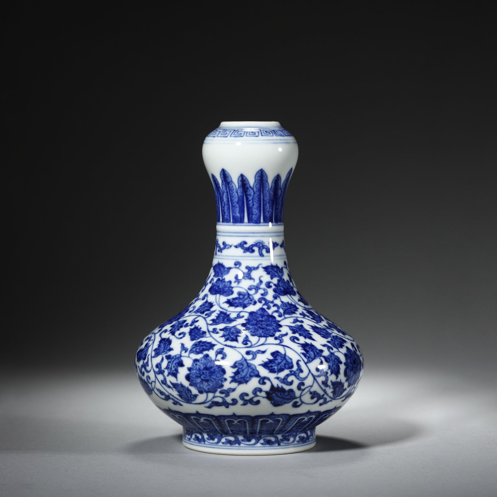 Blue and White Garlic-Head Vase: Blue and White Garlic-Head Vase. Dimensions: 4.53"x6.30"
