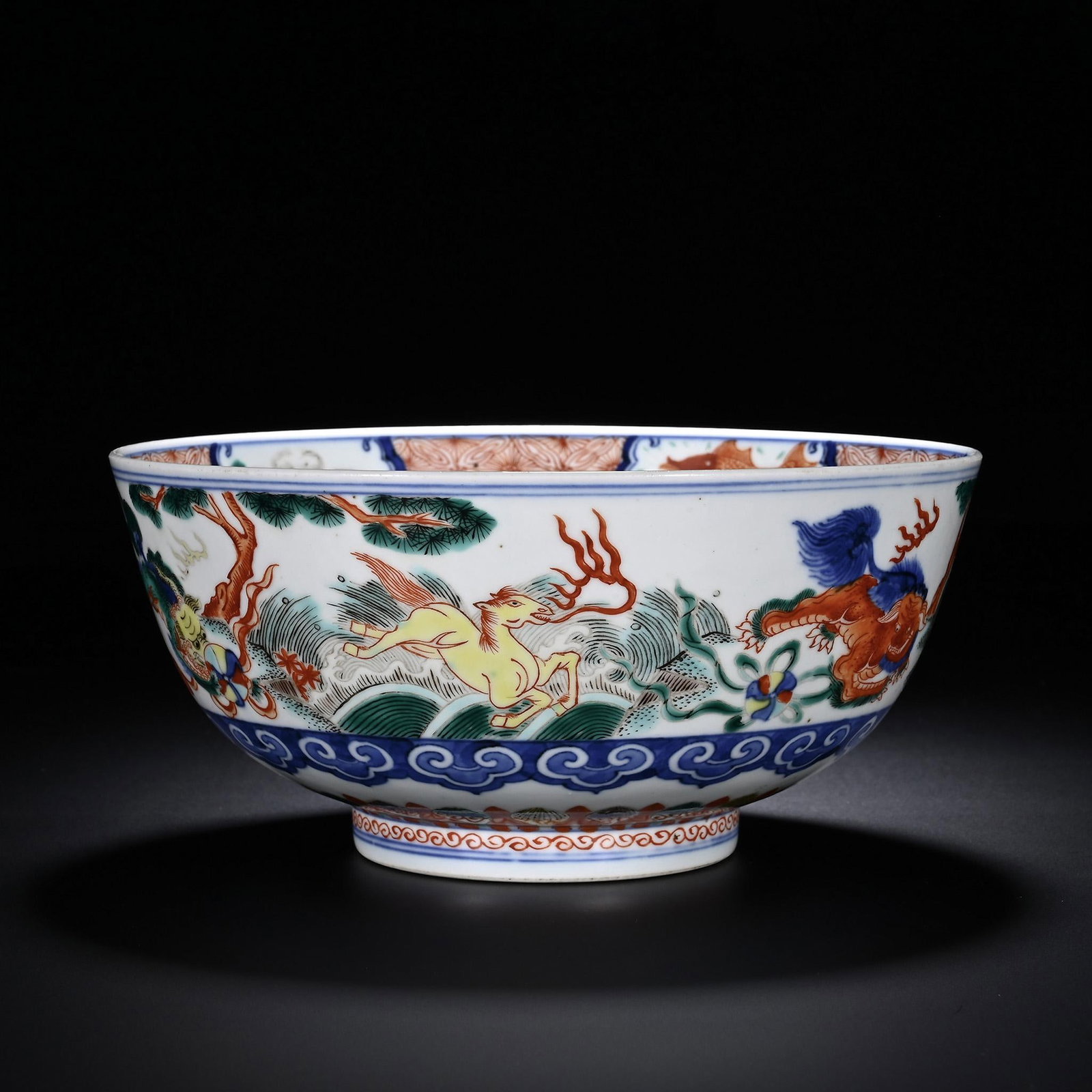 Wucai Sea Beast Bowl: Wucai Sea Beast Bowl. Dimensions: 7.28"x3.35"