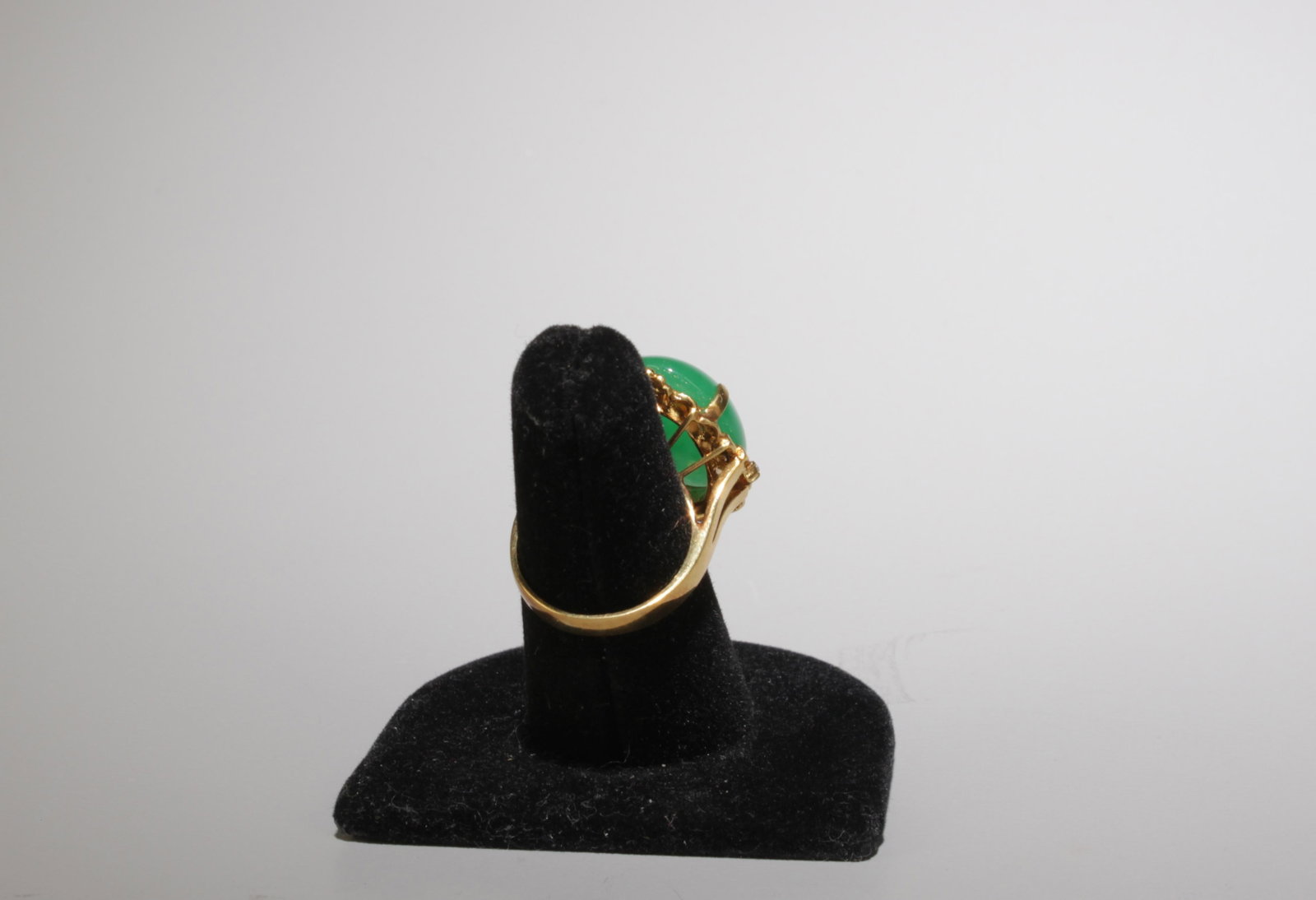 A Jadeite Ring - 4