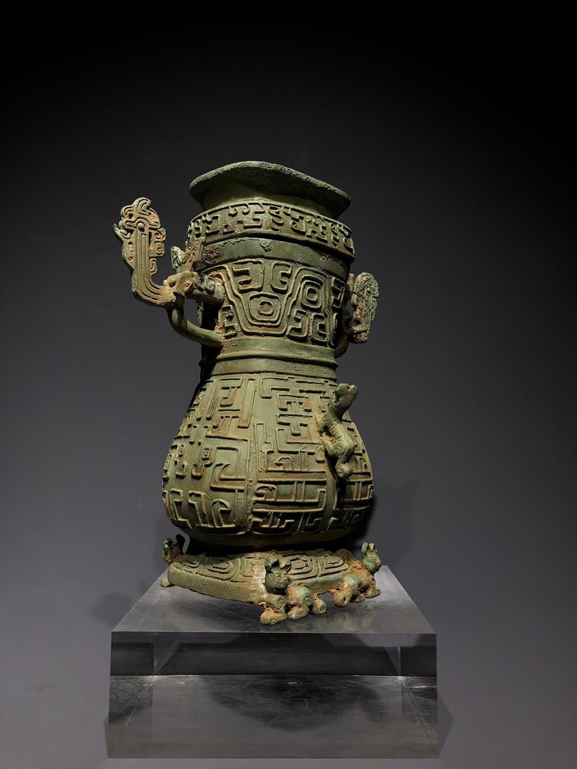 A Bronze Double-Dragon Vessel - 4