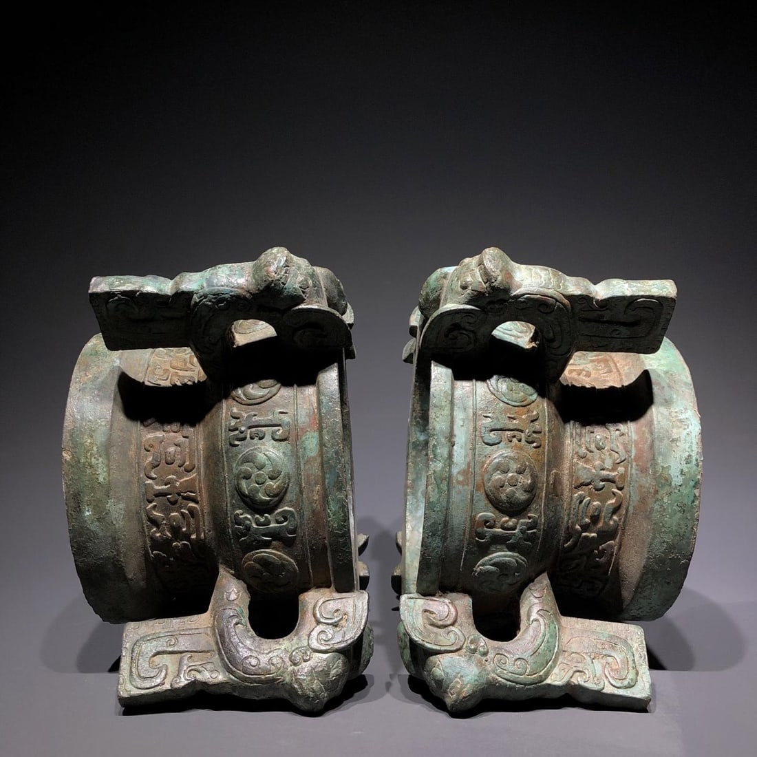 A Bronze Tiger-Form Gui - 4