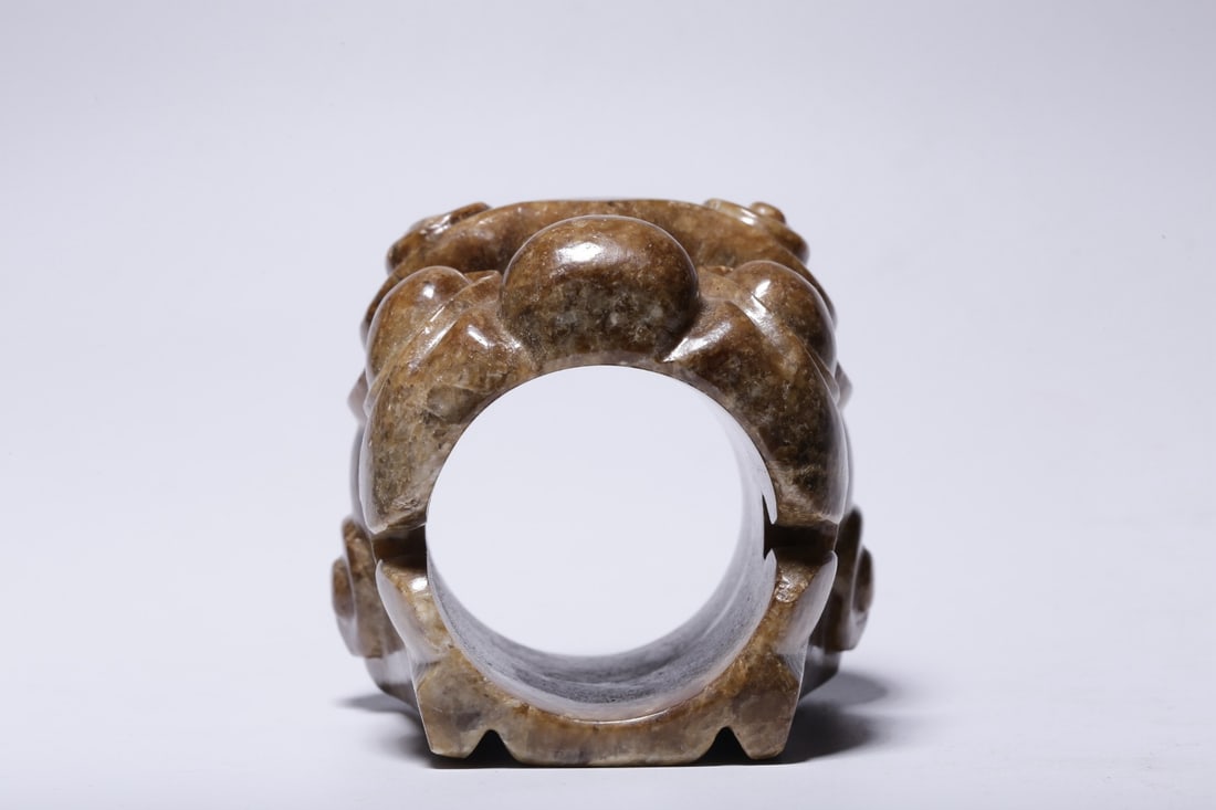 An Ancient Jade Tiger-Head Ring - 7