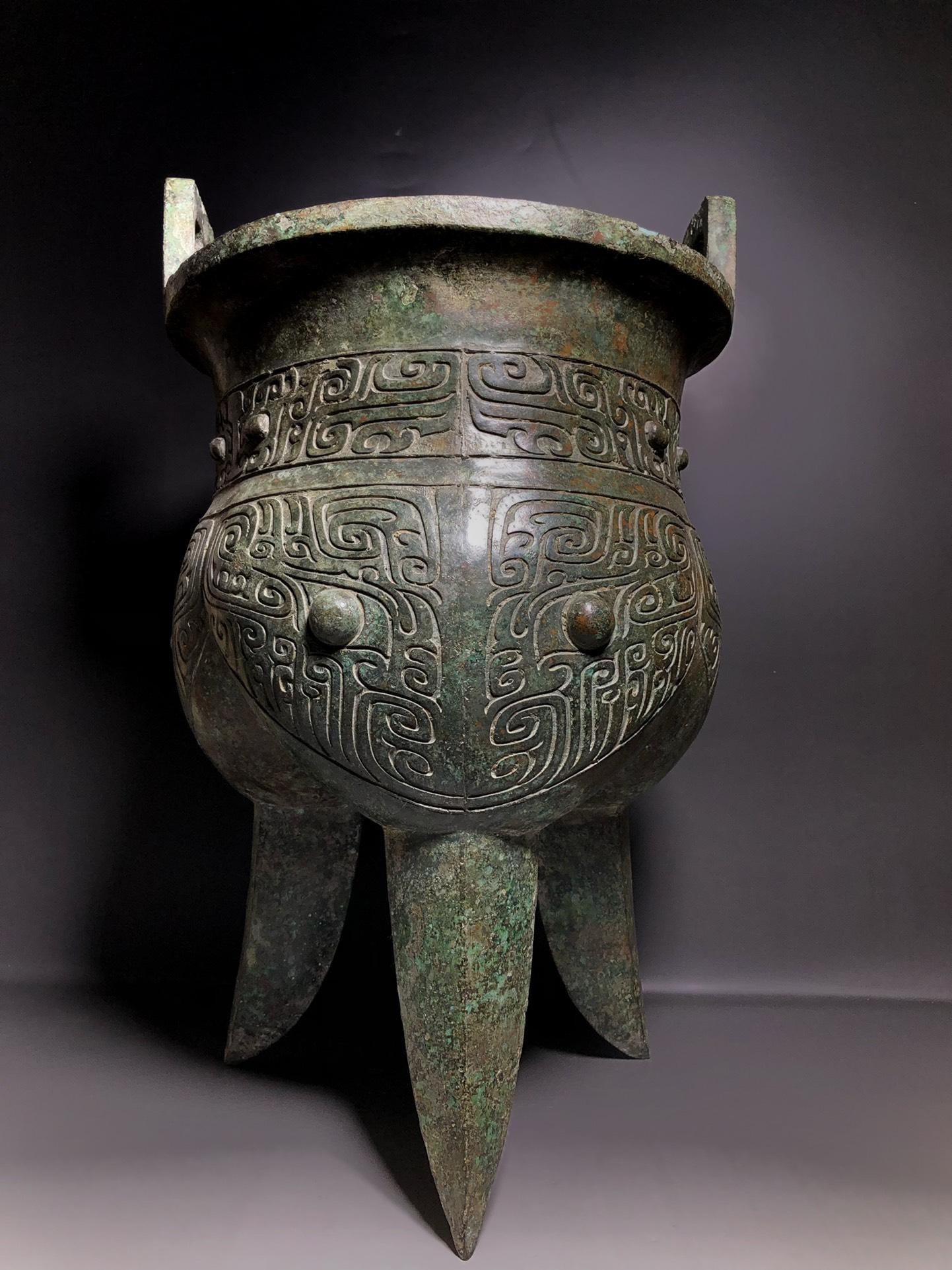 A Bronze Kui-Dragon Ding - 5