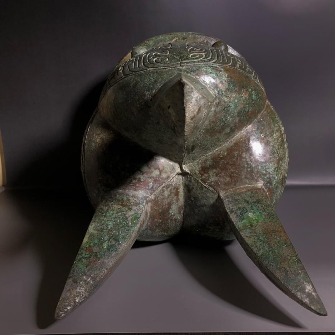 A Bronze Kui-Dragon Ding - 9