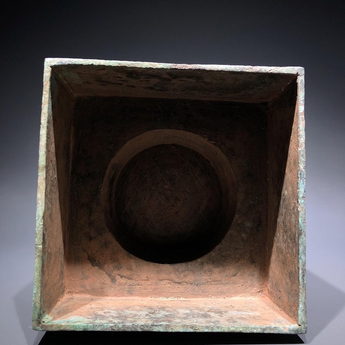 A Bronze Ox-Head Gui - 11