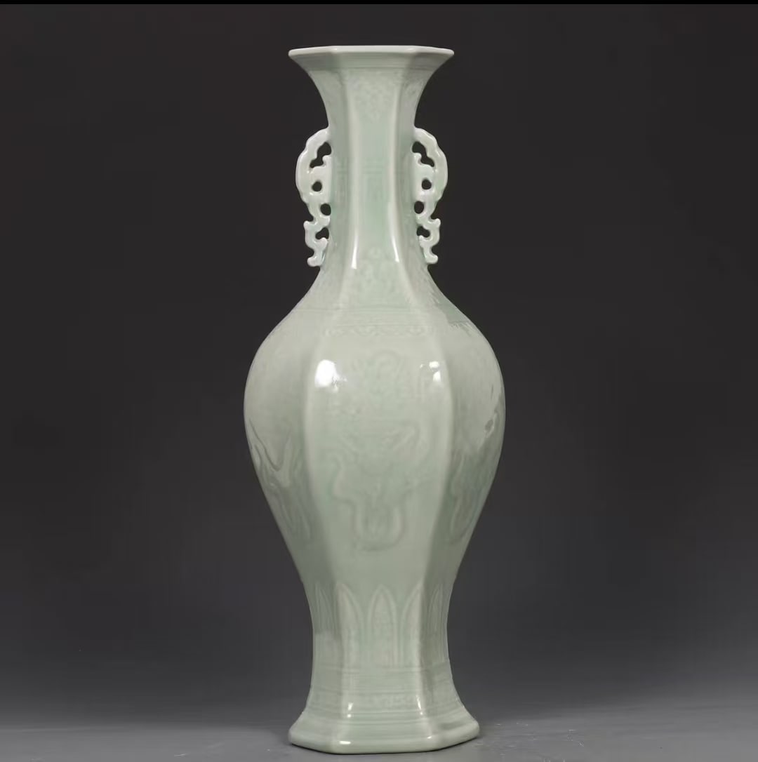 A Celadon Glazed Dragon-Pattern Hexagonal Vase - 3