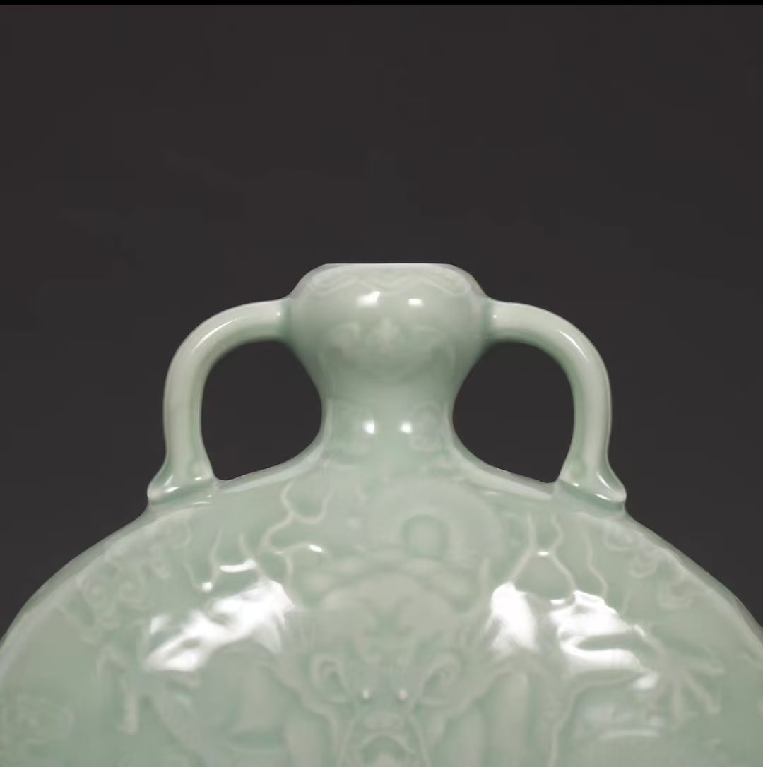 A Celadon Glazed Dragon-Pattern Double-Ear Vase - 3