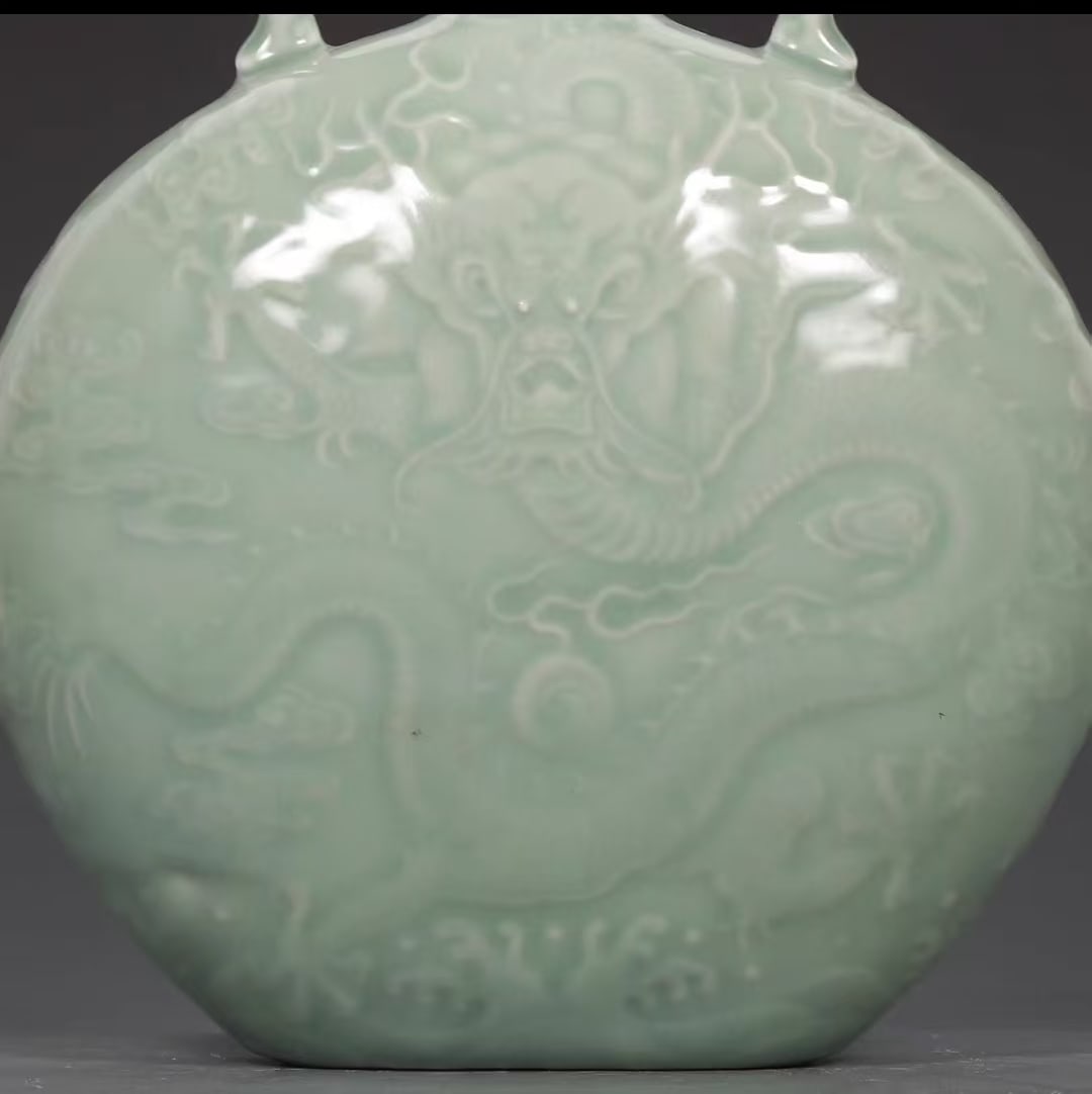 A Celadon Glazed Dragon-Pattern Double-Ear Vase - 4