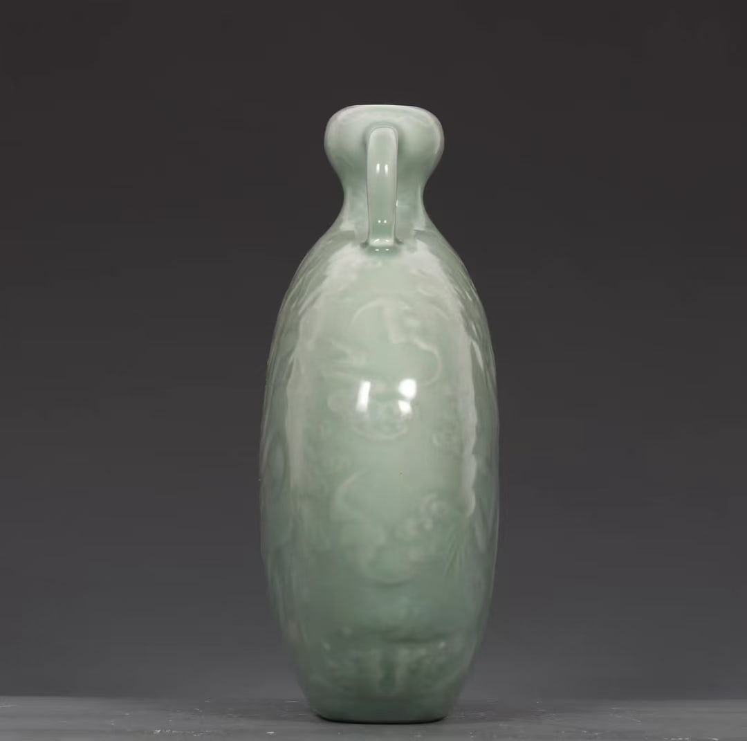 A Celadon Glazed Dragon-Pattern Double-Ear Vase - 6