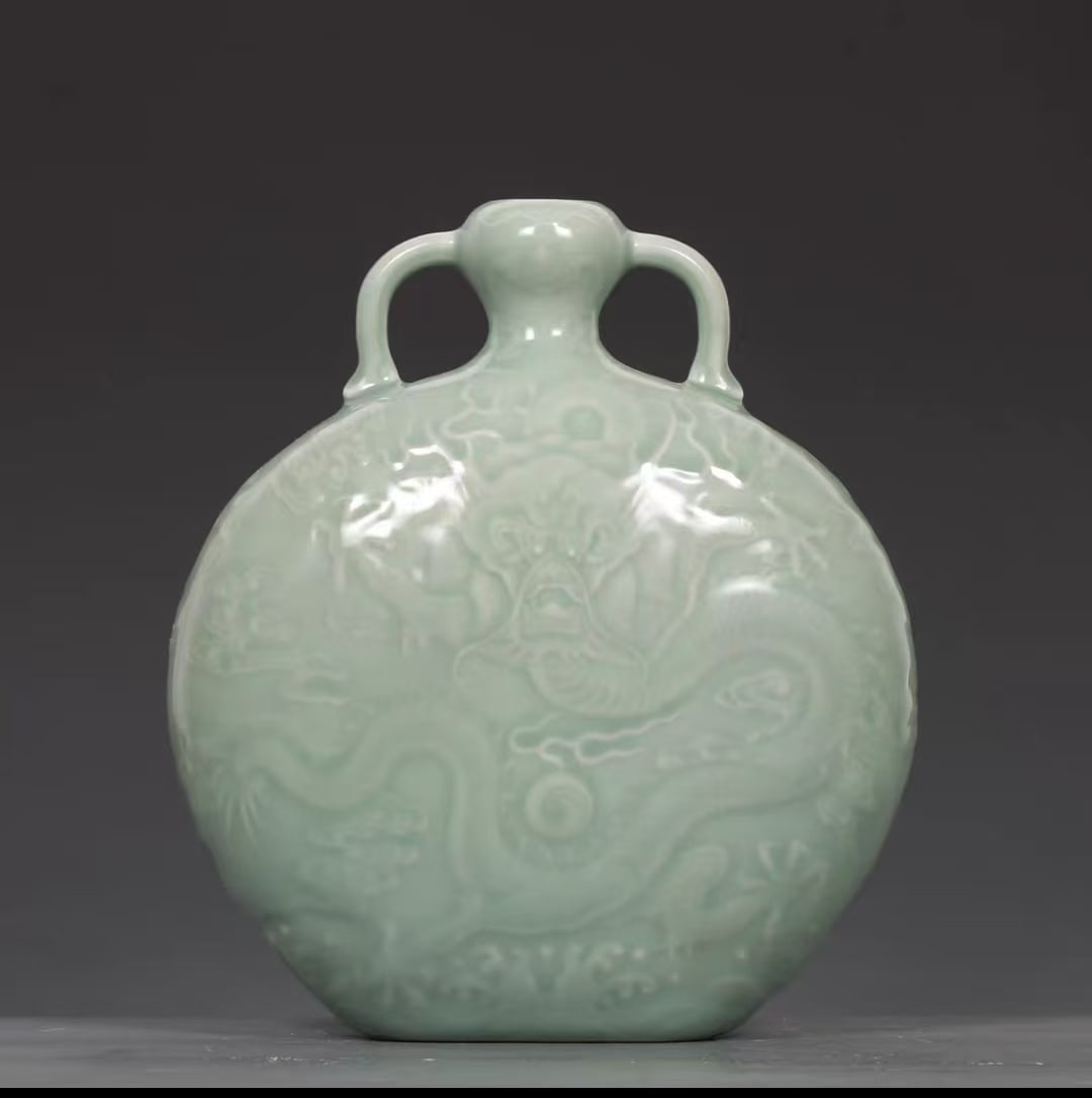 A Celadon Glazed Dragon-Pattern Double-Ear Vase - 7