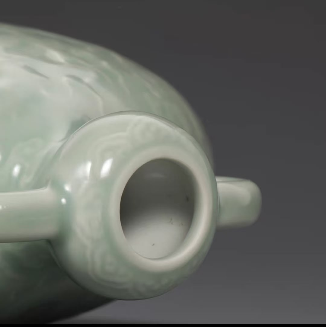 A Celadon Glazed Dragon-Pattern Double-Ear Vase - 8