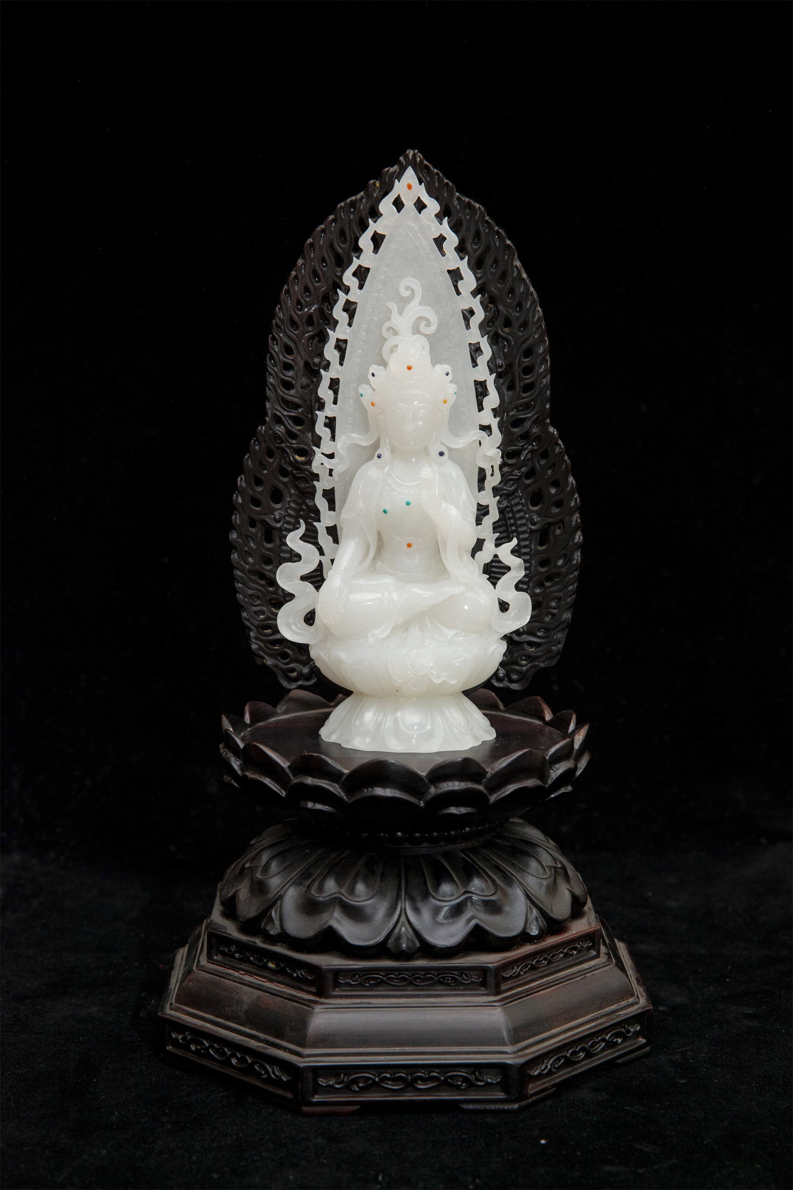 A Hetian Jade Statue of Guanyin: A Hetian Jade Statue of Guanyin. Dimensions: 3.74in x 1.77in x 8.07in.