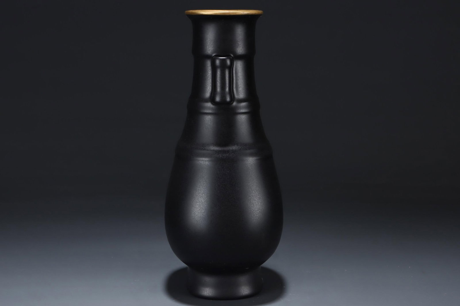 A Ru Ware Black Glazed Vase - 3