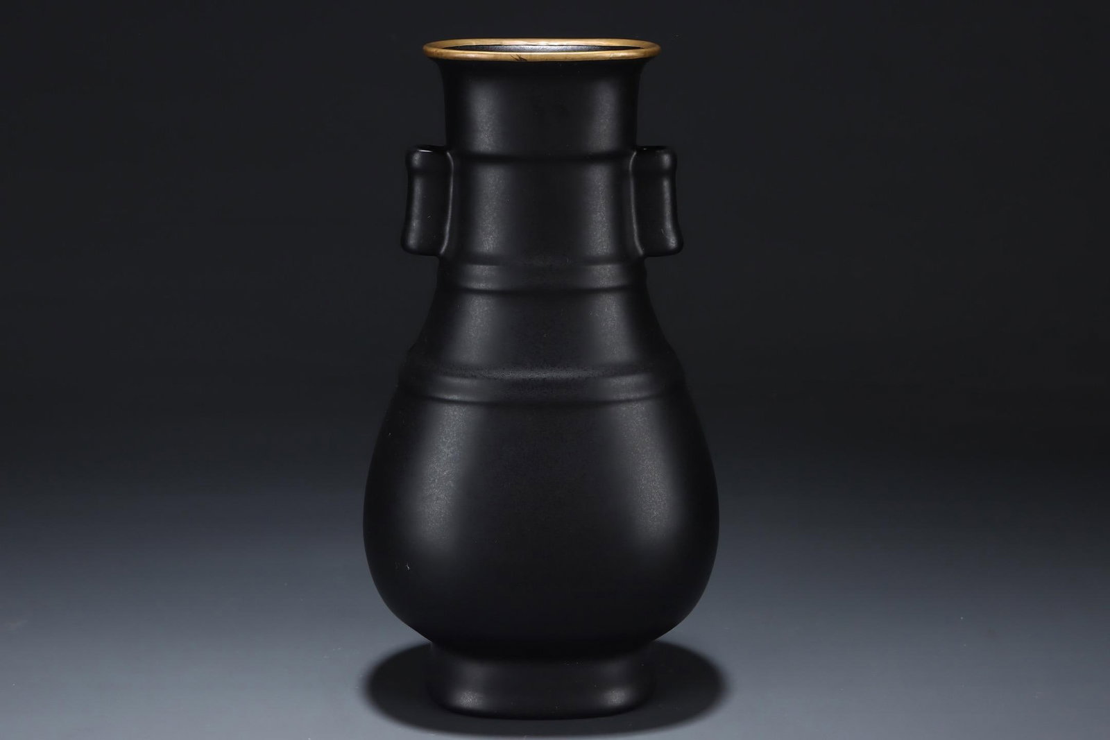 A Ru Ware Black Glazed Vase - 4