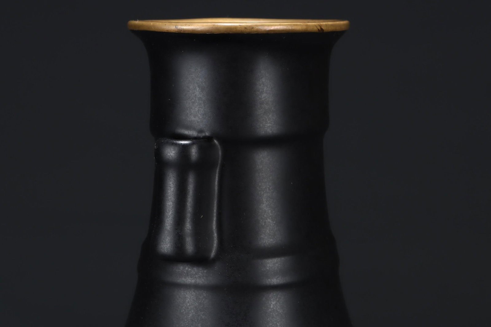 A Ru Ware Black Glazed Vase - 5