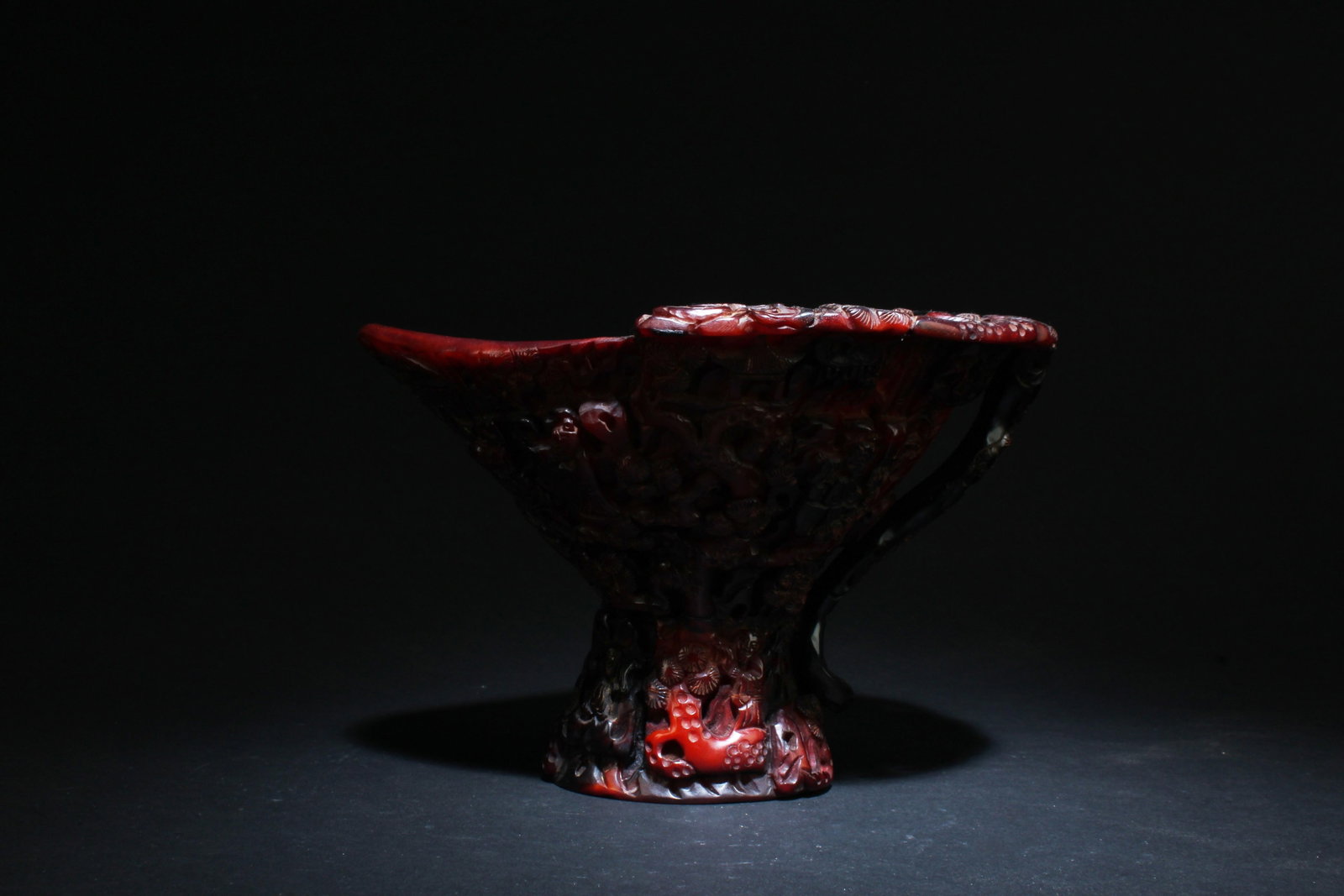 A Carving Engraved Cup - 2