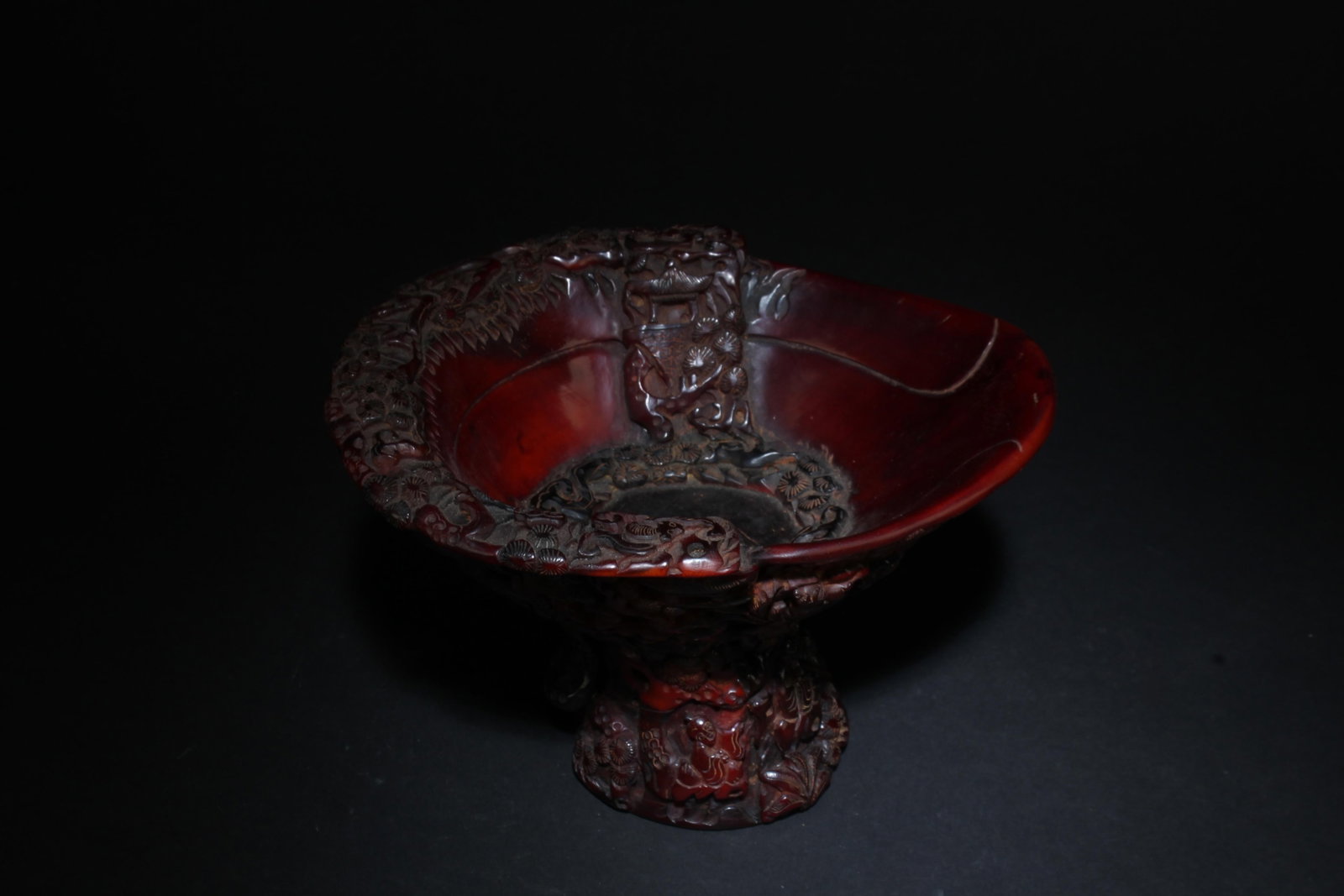A Carving Engraved Cup - 4