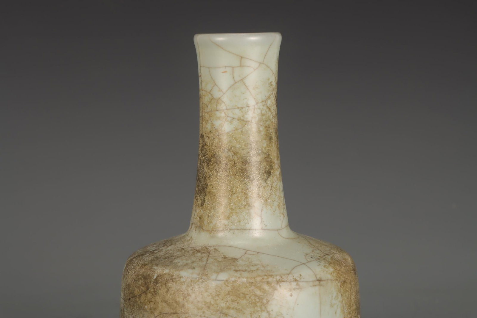 A Guan Ware Celadon Vase - 3