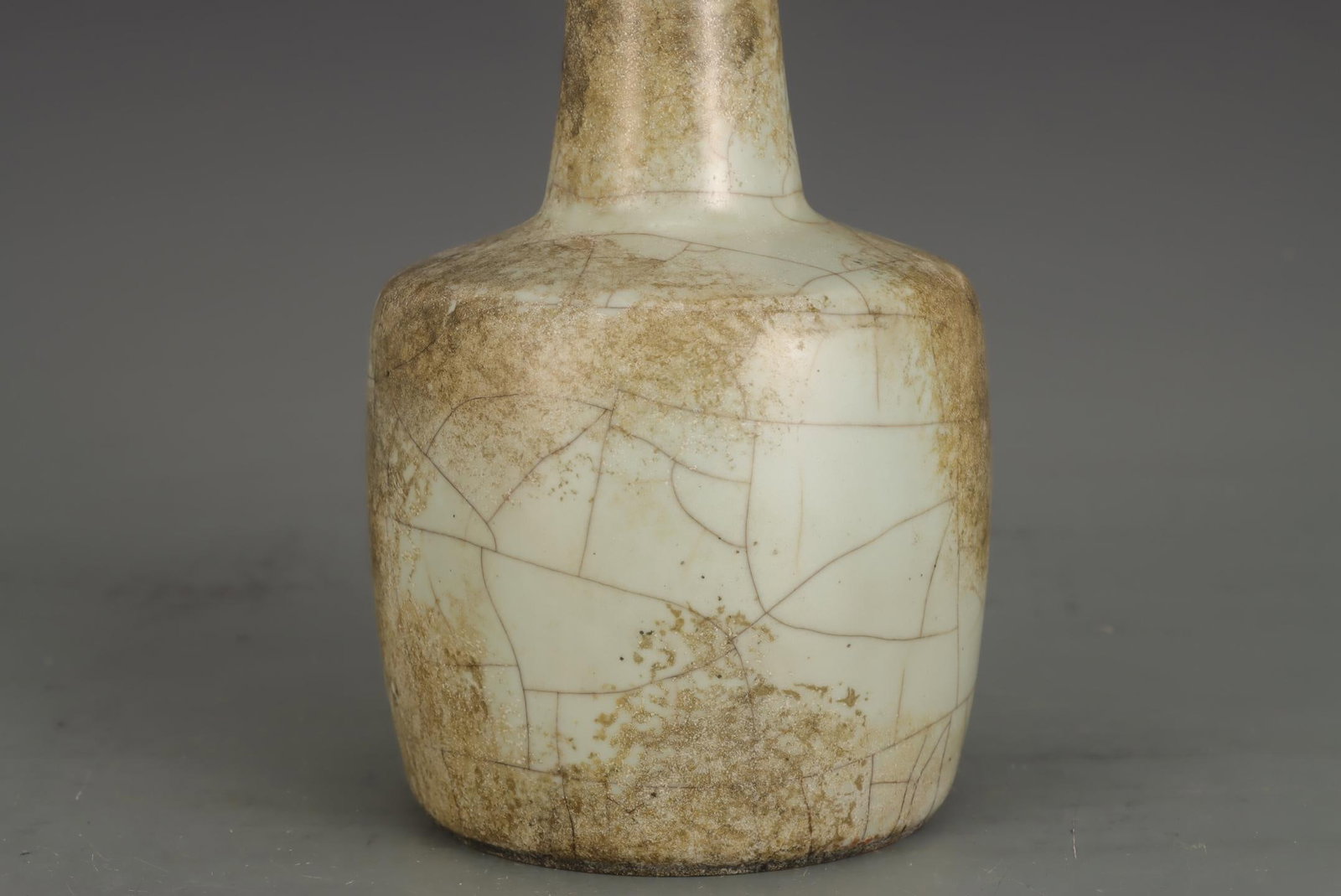 A Guan Ware Celadon Vase - 4