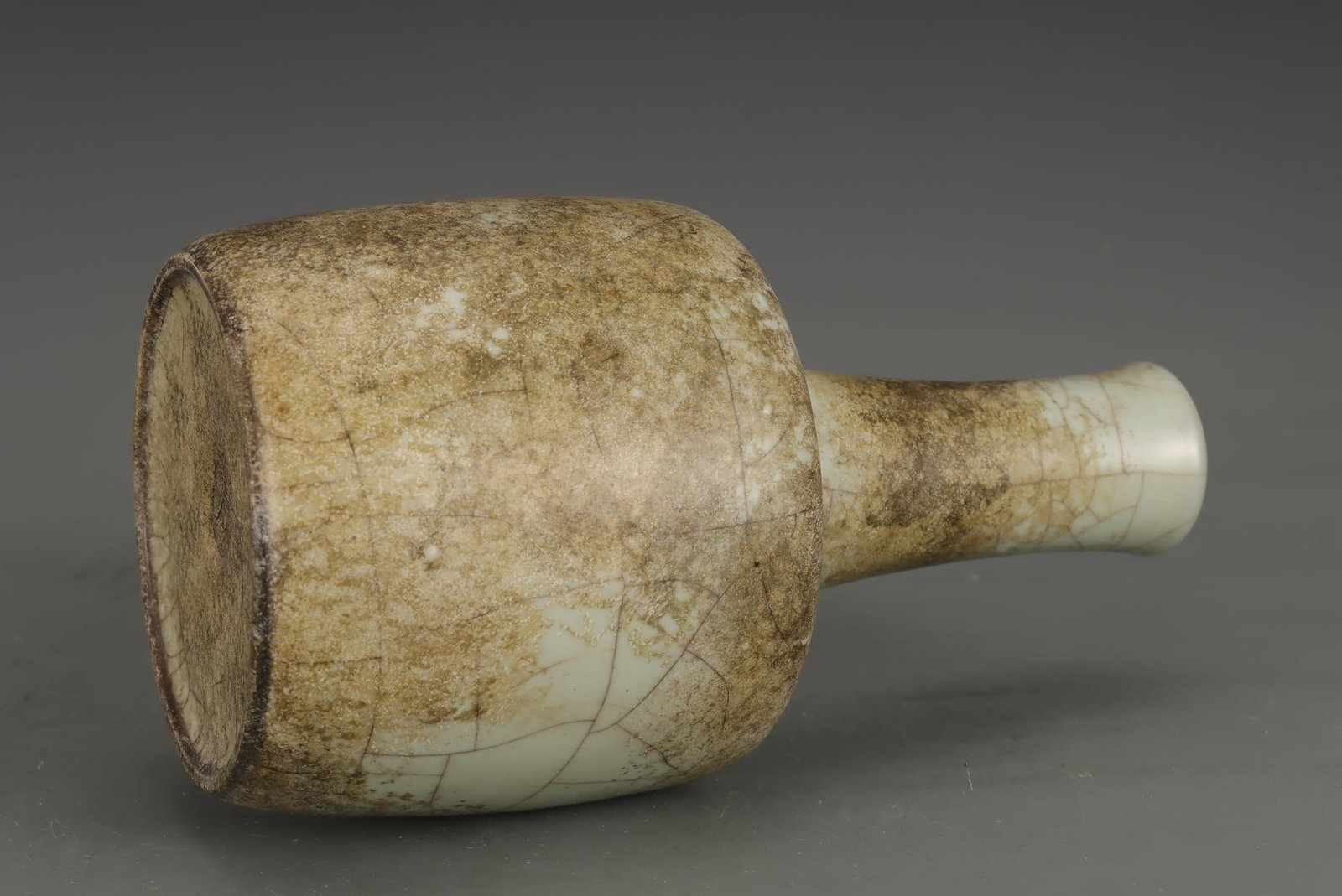 A Guan Ware Celadon Vase - 7