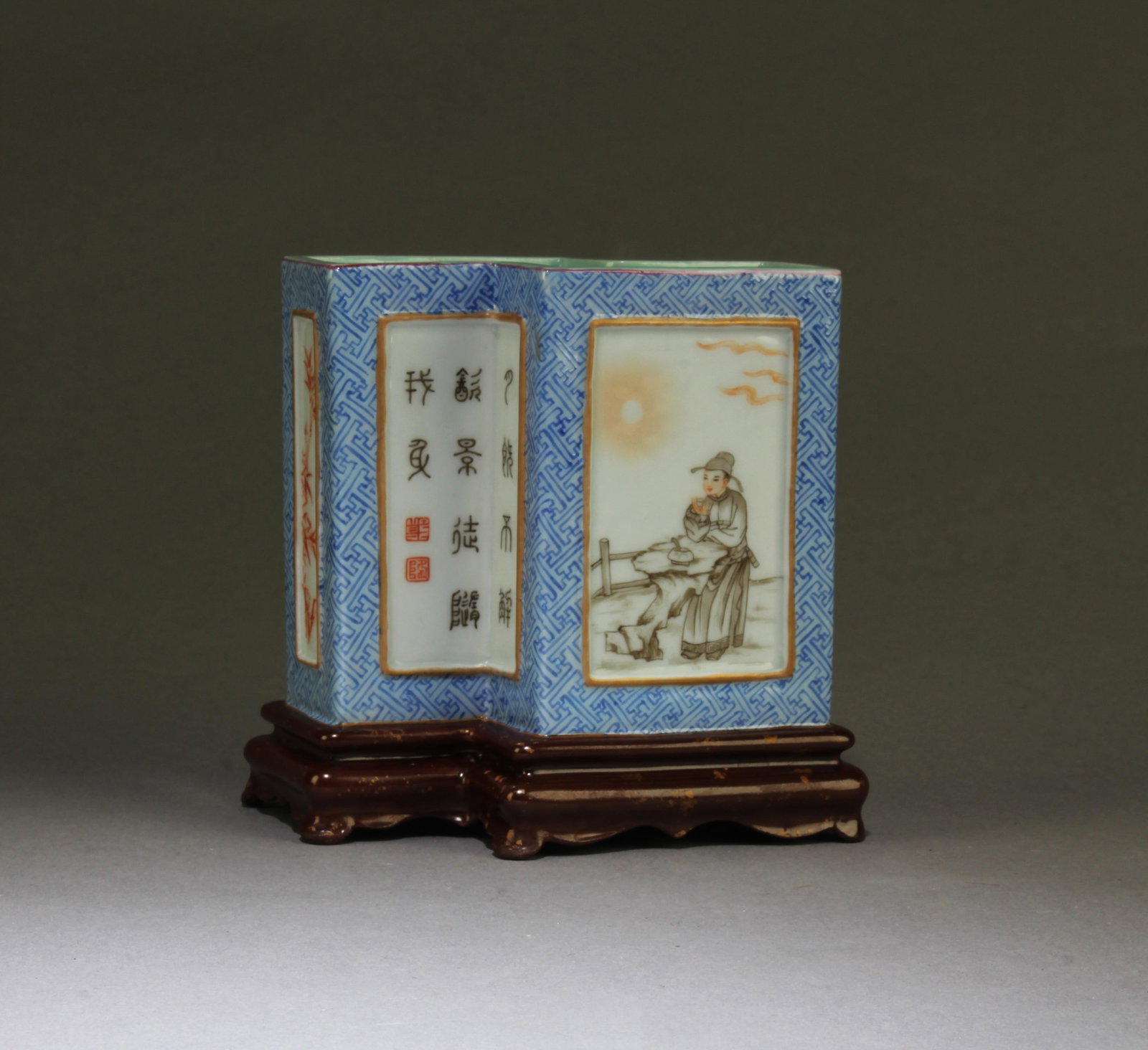 An Unique Shaped Porcelain Brushpot (1 of 6)